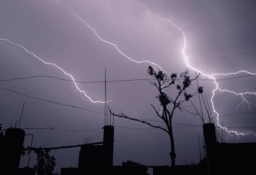 Fallecen 2 personas a causa de un rayo en Buenaventura, Chihuahua