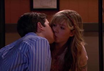 Jennette McCurdy recuerda beso con Nathan Kress en iCarly; no quiero que mi primer beso sea así