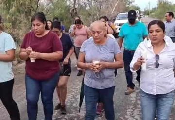 Mujeres realizaron "caminata de fe" para pedir por el rescate de los mineros atrapados