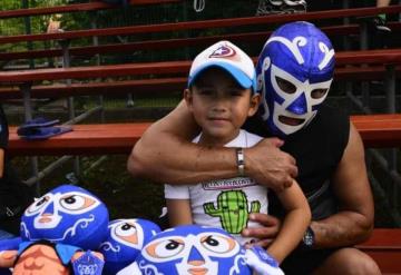 Huracán Ramírez convivió con fanáticos