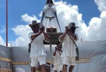 Inauguran nueva escultura en Cupilco que representa la llegada de la Virgen de la Asunción