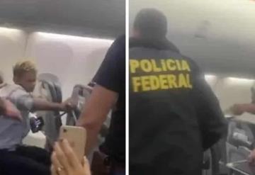 Pasajero enloquece y rompe asientos de avión en Brasil