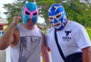 Los estrellas del ring Huracán Ramírez y Máscara Mágica Junior invitan a fanáticos de la lucha libre a la magna función en Palizada