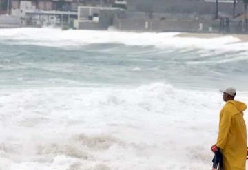 Huracán Kay mantendrá lluvias torrenciales en Baja California Sur y muy fuertes en Sinaloa