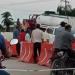 Habitantes de la Villa El Triunfo bloquean acceso a las obras del Tren Maya