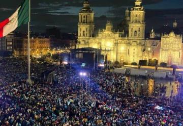 Los Tigres del Norte reciben al público del Zócalo con el narcocorrido “Jefe de jefes”