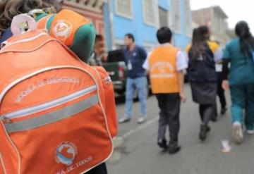 ¿Qué debe contener una mochila de emergencia y botiquín de primeros auxilios?