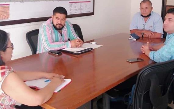 Titular de la CERTT Guadalupe Cruz y alcalde de Tacotalpa llevan a cabo reunión de trabajo