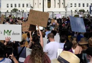 Justicia permite a Arizona prohibir casi todos los abortos