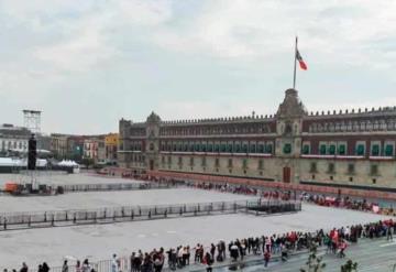 ¡Ya empiezan a abarrotar el Zócalo para el concierto de Grupo Firme!