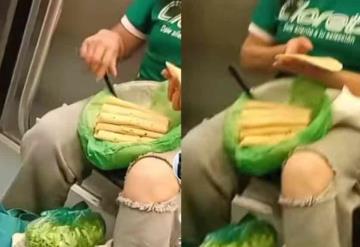 ¡Tortilla en mano! Captan a mujer que prepara tacos justo en el vagón del metro