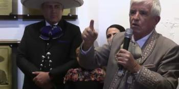 Llegan Andrés Manuel López Obrador y Adán Augusto López Hernández al Congreso del Estado
