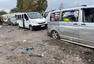 Bombardeo ruso contra convoy humanitario deja 25 muertos en Zaporiyia, Ucrania