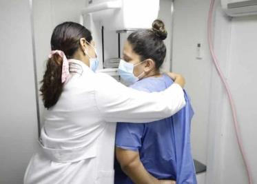Merino Campos y Silvia Guillermina Roldán Fernández recorren módulos de vacunación anticovid para menores de edad