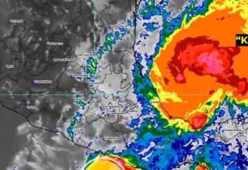 Tormenta tropical Karl se fortalece y tocará tierra el viernes en Veracruz