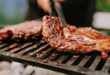 Hombre muere asfixiado al comer carne asada en Tamaulipas; se le atoró hueso en la garganta