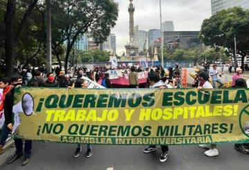 ¡Queremos escuelas, trabajo y hospitales, no queremos militares!