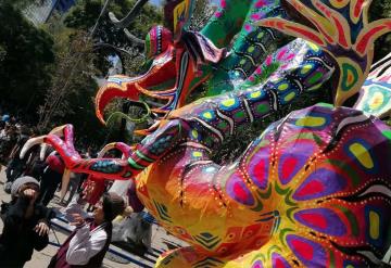 Desfile de Alebrijes Monumentales inunda de colores las calles de la Ciudad de México