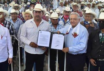 Firma del Decreto para la Restitución de Tierras al Pueblo Yaqui