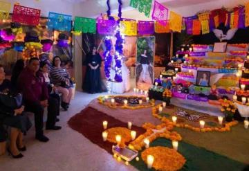 Dedican ofrenda a Debanhi Escobar en escuela de Monterrey donde trabaja su padre