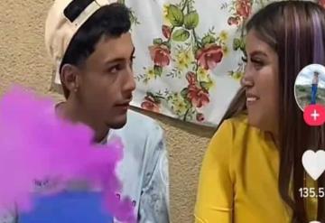 Reacción de joven al enterarse que será papá con pastel de cumpleaños se vuelve viral