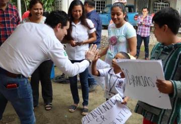 Banderazo de inicio para construcción de calles a base de grava de revestimiento en la colonia Santiago