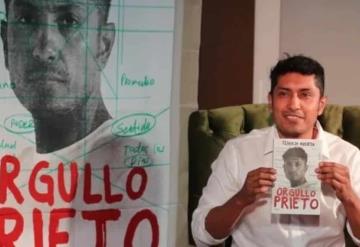 Tenoch Huerta presenta su libro ‘Orgullo prieto’