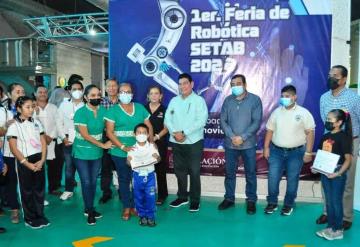 Realiza Setab Primera Feria de Robótica; niñas y niños echan a volar su imaginación