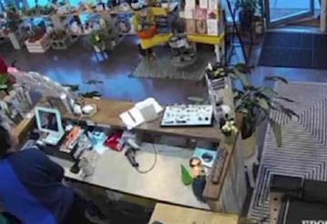 Video: Niño se salva de ser secuestrado tras pedir ayuda en una tienda y cajera se hace pasar por su madre