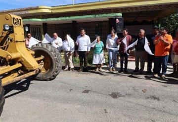 Dan banderazo de inicio de obra para la rehabilitación de camino en Poblado Huimango 1ra