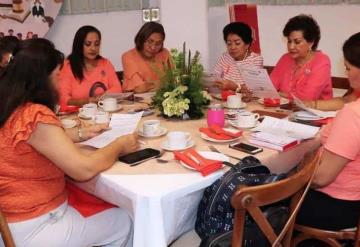 Realizan café literario con la finalidad de que las mujeres conozcan las herramientas para hacer denuncias