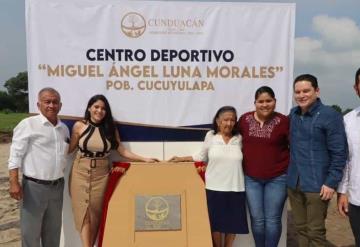 Develan placa de inicio de obra del Centro deportivo Miguel Ángel  Luna Morales en el poblado Cucuyulapa, Cunduacán