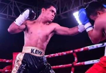 El peligroso boxeador chiapaneco Sergio “Kid” arrebatarle el título Nacional Gallo a Luis “Kiko” Guzmán