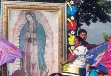 Cientos de fieles devotos a pies y a caballo participan en Procesión en honor de la Virgen de Guadalupe en Jonuta