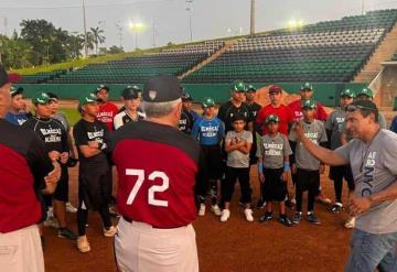 El manager Pedro Meré se reunió con la directiva de Olmecas de Tabasco