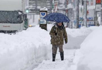 Nevadas en Japón dejan 17 muertos y más de 90 heridos