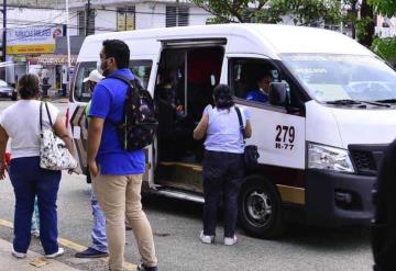 Choferes de transporte público maltratan a usuarios