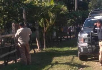 Habitantes de la colonia el Tigre de Villa El Triunfo, denuncian presunto maltrato hacia una persona de la tercera edad