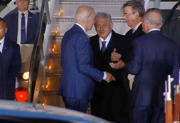 Joe Biden llega a México; lo recibe López Obrador