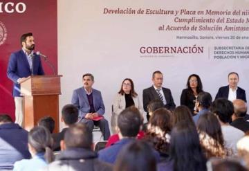 Devela el Estado mexicano escultura y placa en memoria de Ismael Mondragón Molina; niño fallecido por negligencia médica