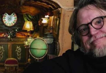 Guillermo del Toro muestra quién fue su amuleto de la suerte en el éxito de Pinocho