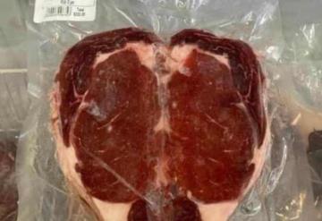 ¿El mejor regalo? Regios celebran San Valentín con Rib eye en forma de corazón