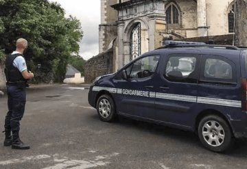 Alumno apuñala hasta la muerte a una maestra en Francia