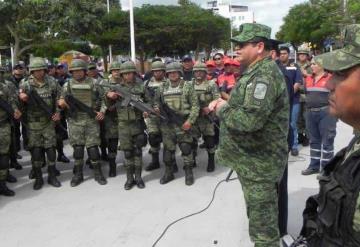 Arriba convoy de militares al municipio de Paraíso