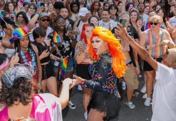 Tennessee prohíbe los espectáculos drags en público