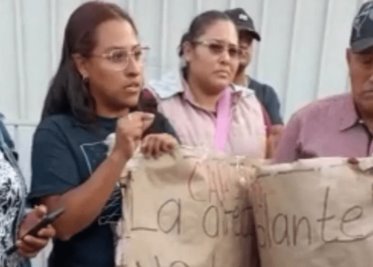 Amenazan con expulsar a alumnas de preparatoria en Chiapas, tras realizar un tendedero denunciando abusos
