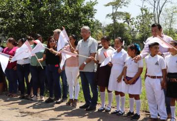 Ayuntamiento de Comalcalco pone en marcha la rehabilitación de pavimento en la ranchería Belisario Domínguez