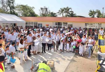 Juntos sacaremos a la educación adelante: expresa alcalde de Cunduacán