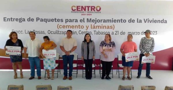 Ayuntamiento de Centro entrega cemento y láminas para el mejoramiento de las viviendas