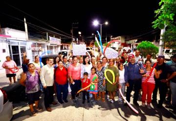 Rehabilitan de alumbrado público en beneficio de familias de las colonias Francisco Villa, Vicente Guerrero e Insurgentes